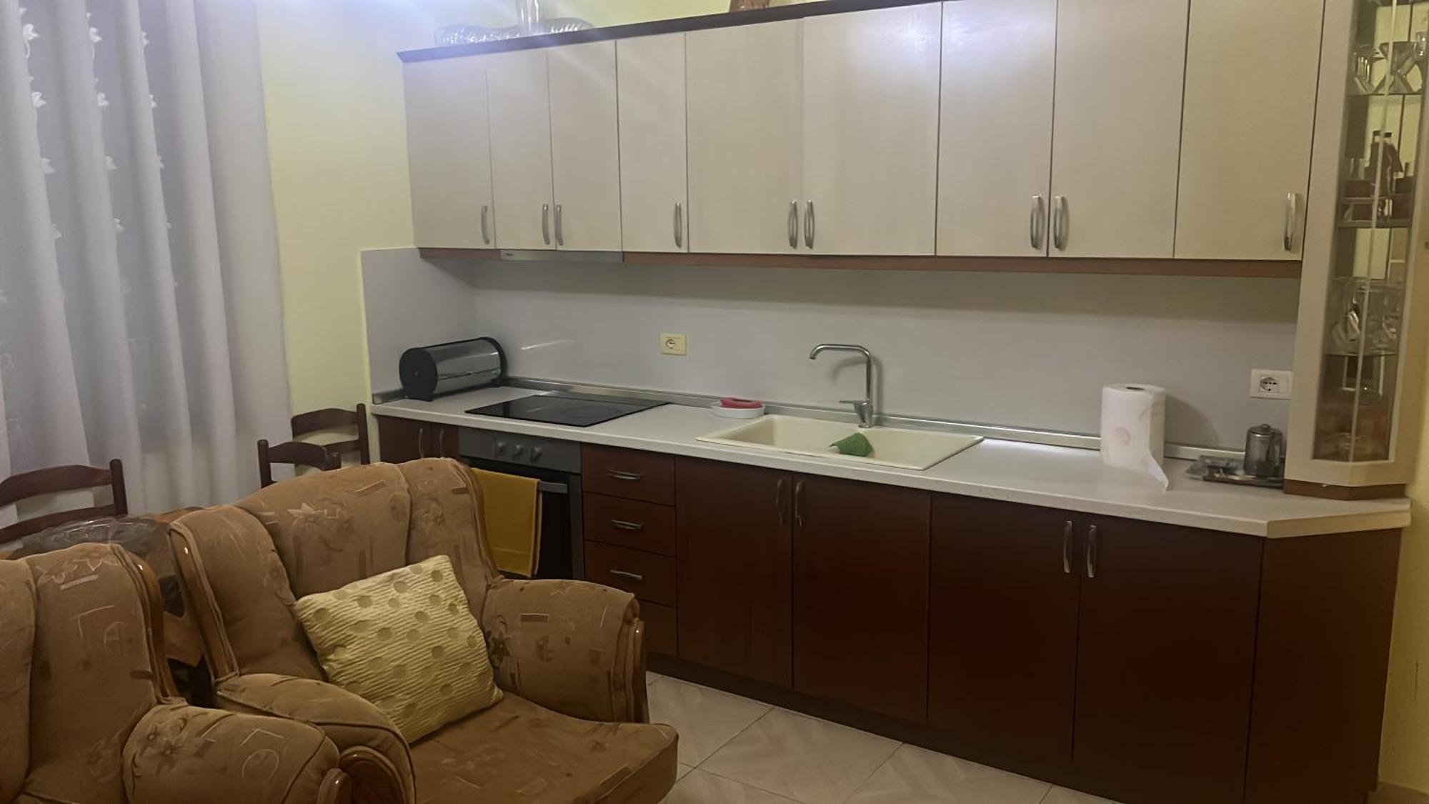 Oresti Apartment